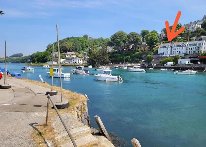 Looe Spacious 4 Double Bedroom House Sleeps 9 Harbour River Views