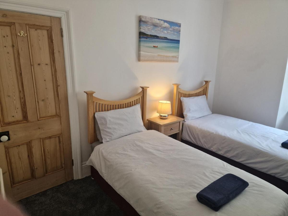 Spacious 4 Double Bedroom House Sleeps 9 Harbour River Views Villa Looe