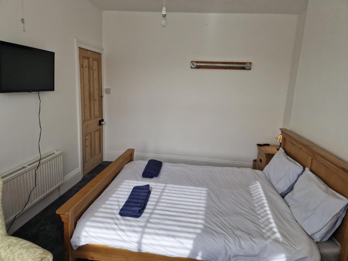 Spacious 4 Double Bedroom House Sleeps 9 Harbour River Views Villa Looe