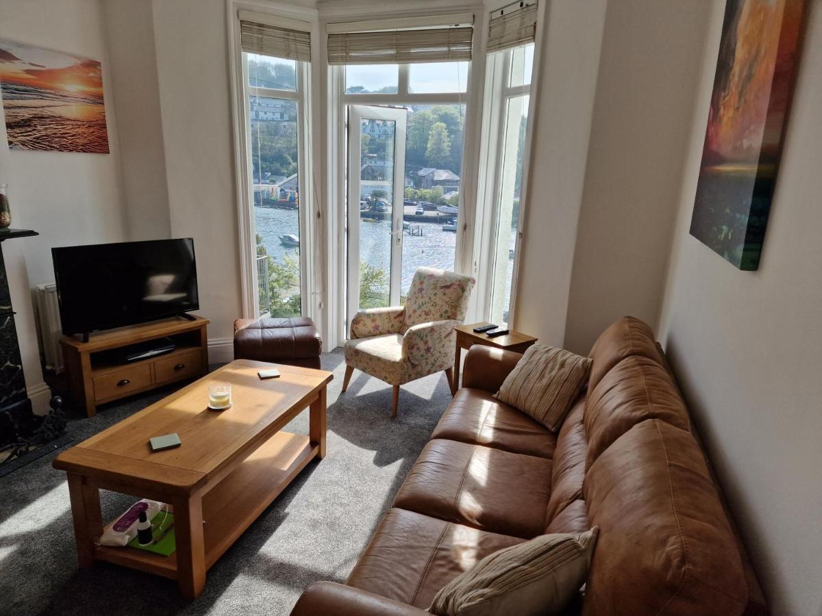 Spacious 4 Double Bedroom House Sleeps 9 Harbour River Views Villa