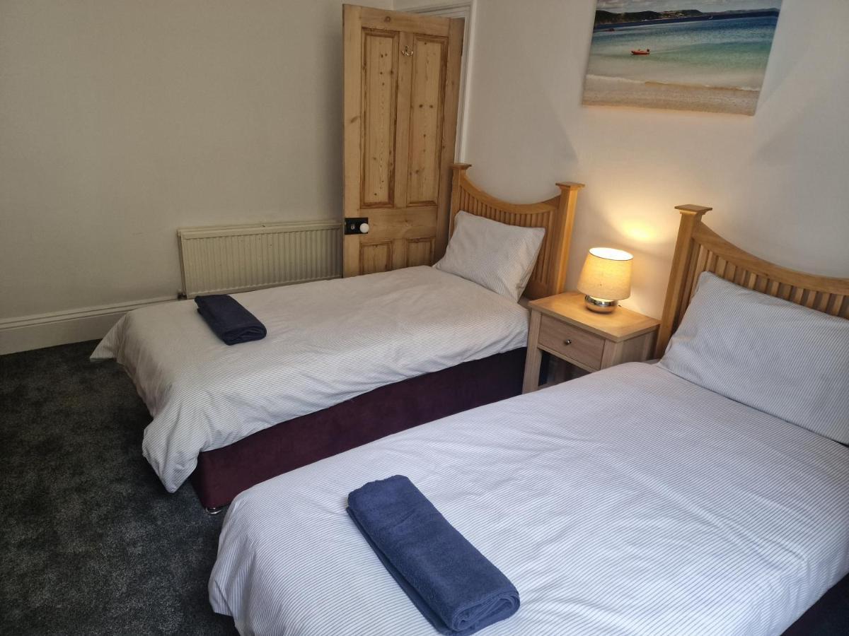 Spacious 4 Double Bedroom House Sleeps 9 Harbour River Views Villa Looe
