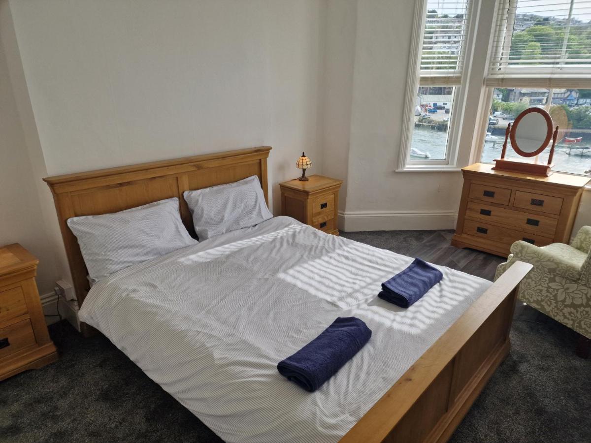 Villa Spacious 4 Double Bedroom House Sleeps 9 Harbour River Views