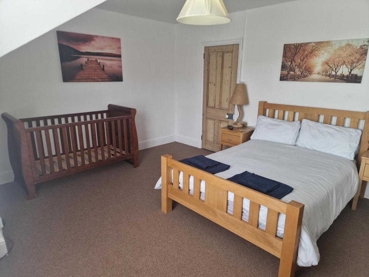 Villa Spacious 4 Double Bedroom House Sleeps 9 Harbour River Views