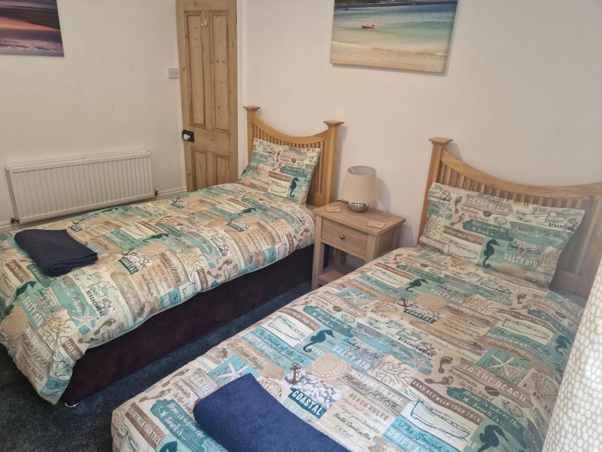 Spacious 4 Double Bedroom House Sleeps 9 Harbour River Views Looe