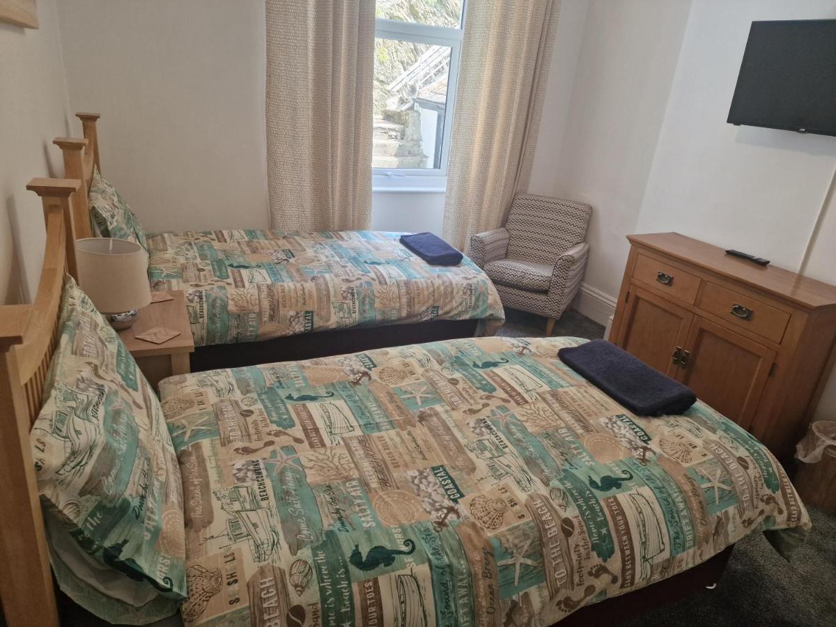 Spacious 4 Double Bedroom House Sleeps 9 Harbour River Views Villa *